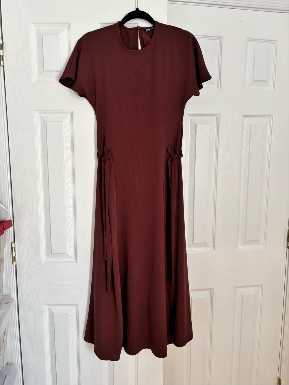 Zara Short-Sleeve Midi Dress in Burgundy